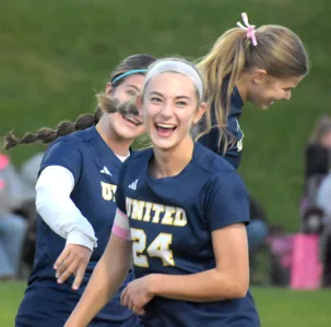 Golden Eagles flood Falls, advance